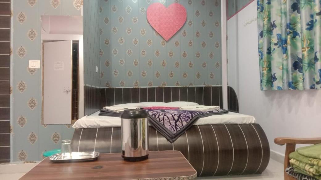 Hotel Rajvihar Pachmarhī Camera foto